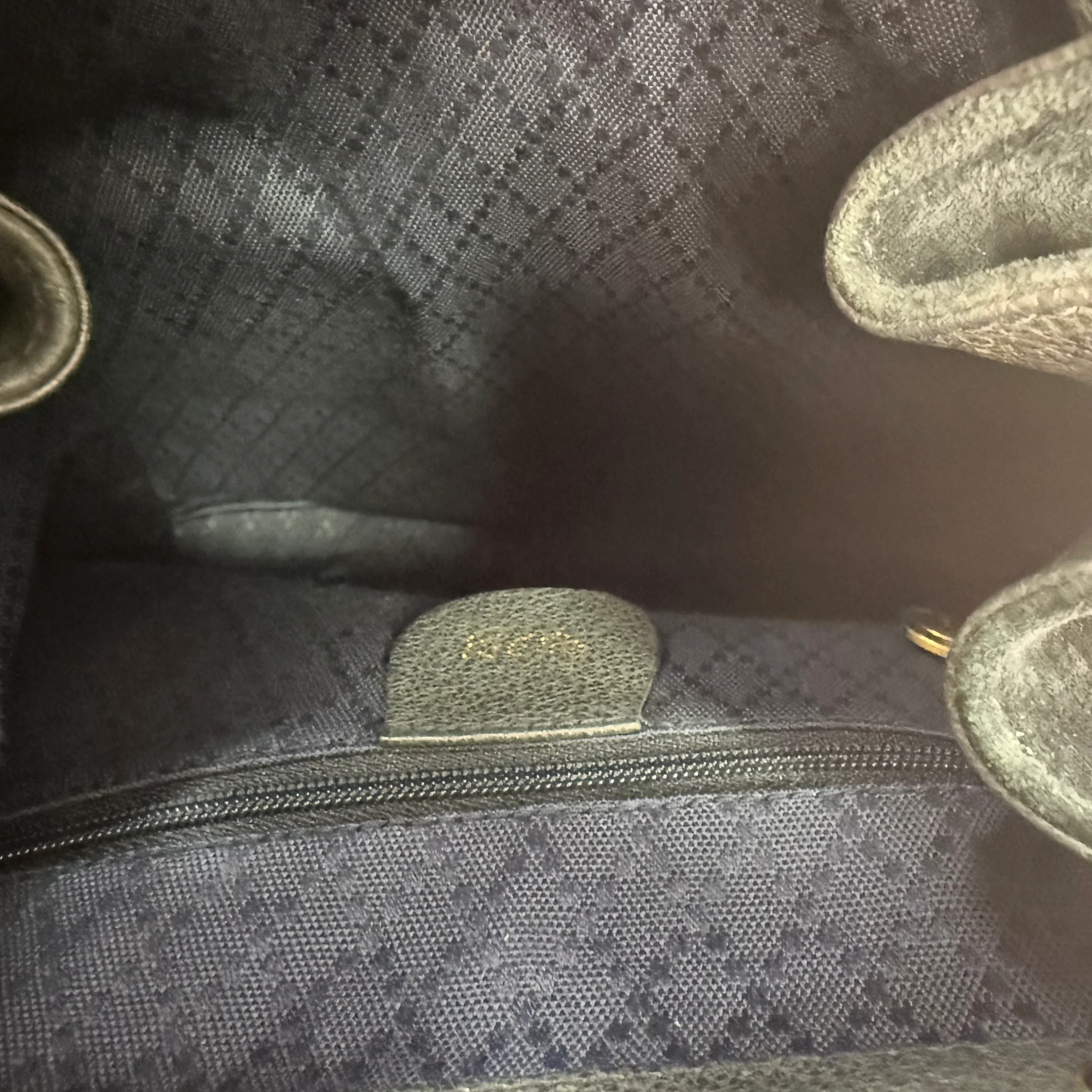 Gucci | Bamboo Backpack – Black Suede & Croc-Embossed Leather (Pristine Condition) - Image 5