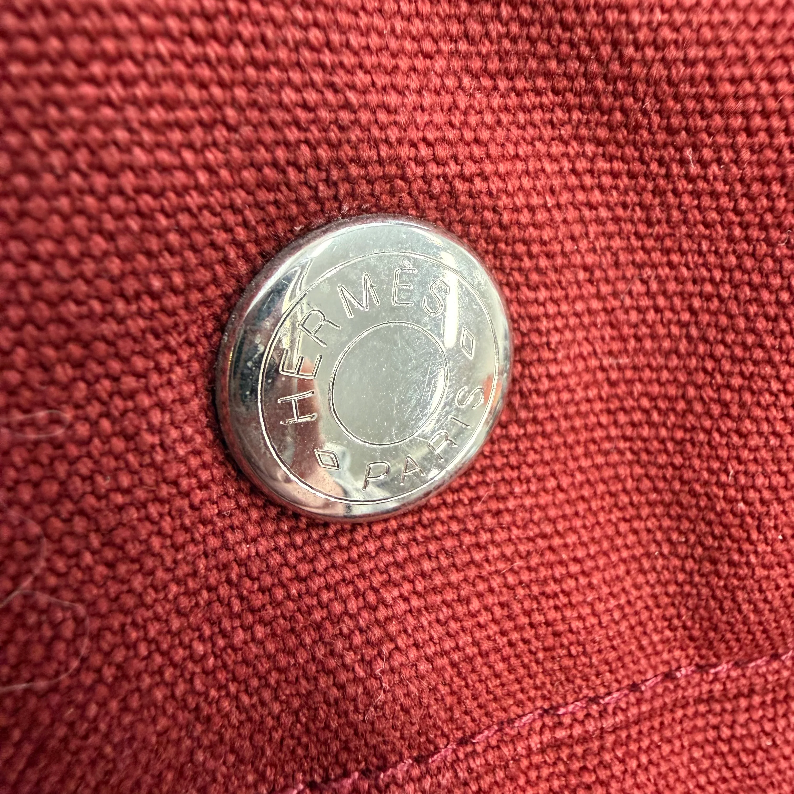 Hermès | Fourre-Tout Tote – Red Canvas & Burgundy Stripes Small (Good Condition) - Image 4