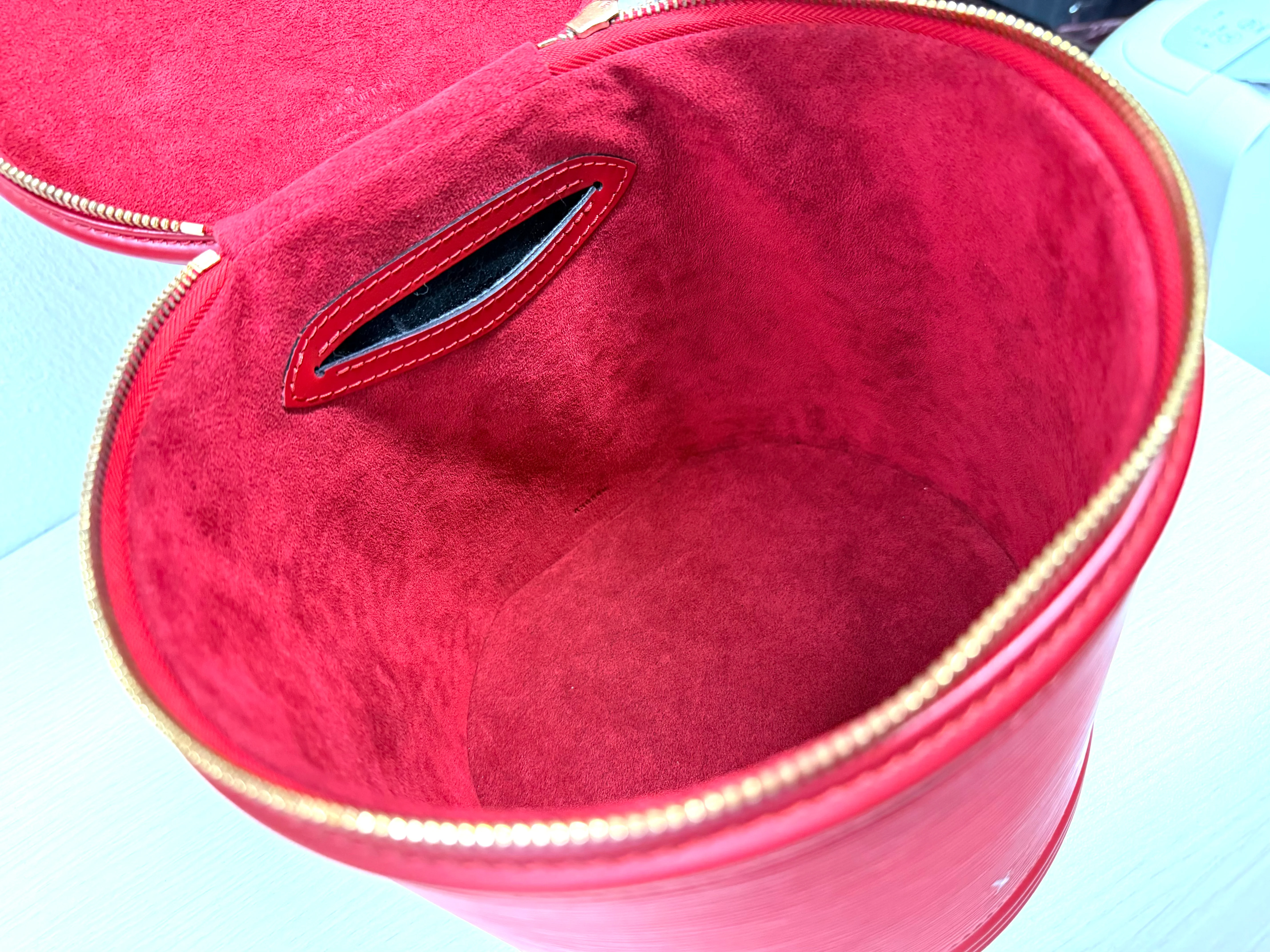 Louis Vuitton | Epi Leather Cannes Vanity Bag – Red with Gold Hardware (Pristine Condition) - Image 6