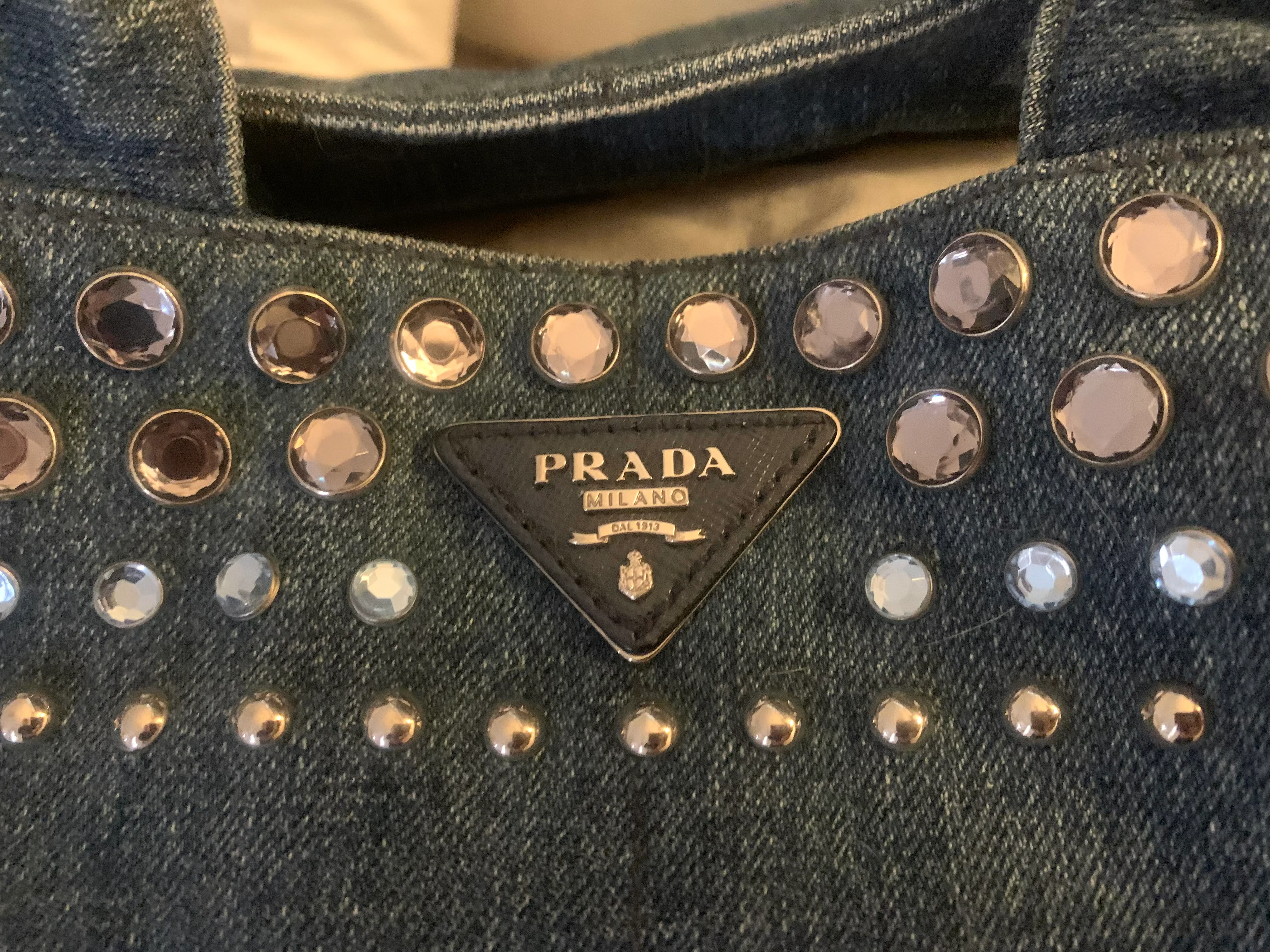 Prada - CONS - Image 4